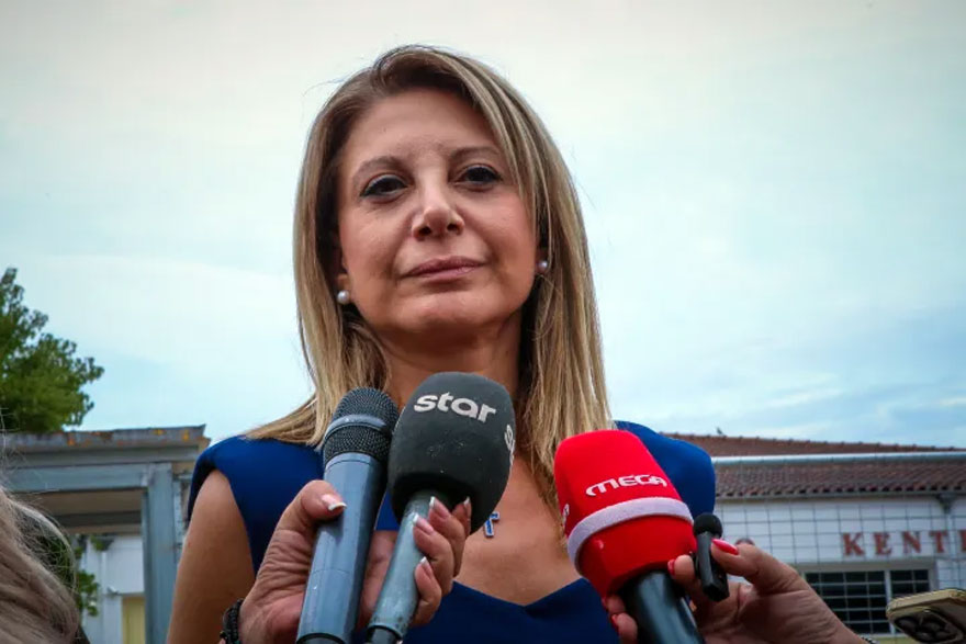 Η Μαρία κάηκε στο φως της δημοσιότητας, εκβιάζει και απειλεί να φύγει