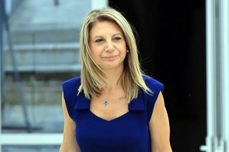 Να φύγετε, κυρία μου, να φύγετε…