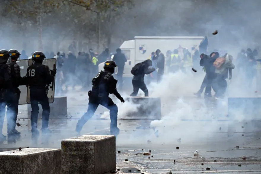 «Και στα δικά μας»